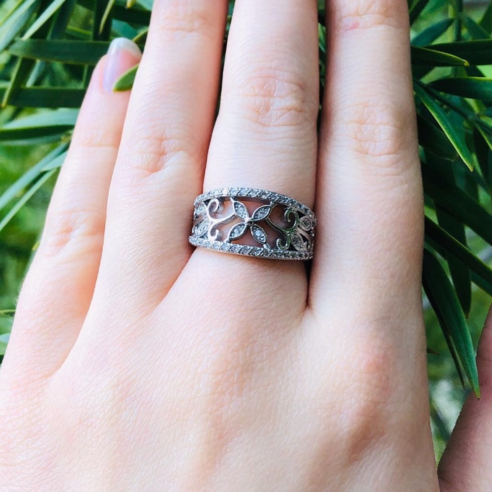 Flower New Zircon Stone Ring - Picture 6 of 7